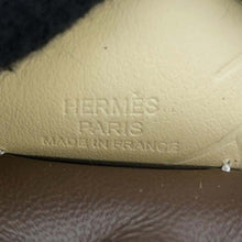 将图像加载到图库查看器中，HERMES Rodeo Pegasus Chocolat/Craie Lambskin Size PM
