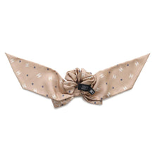 将图像加载到图库查看器中，CHANEL CC Logo Ribbon Motif Scrunchie Beige/White/NavyAA9376 Silk100%
