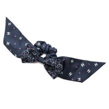 将图像加载到图库查看器中，CHANEL CC Logo Ribbon Motif Scrunchie Navy/White/PinkAA9376 Silk100%
