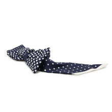 将图像加载到图库查看器中，CHANEL CC Logo Ribbon Motif Polka Dot Scrunchie Navy/WhiteAA9828 Silk100%
