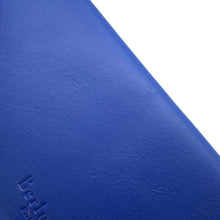 将图像加载到图库查看器中，Berluti Logo Clutch Bag Blue Leather
