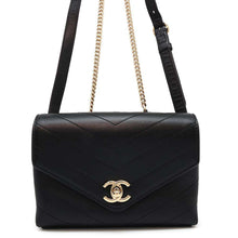 将图像加载到图库查看器中，CHANEL V Stitch ChainShoulder Black Leather
