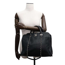 将图像加载到图库查看器中，CHANEL French Viera Punching Chain Shoulder Black Leather
