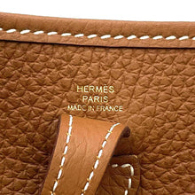 将图像加载到图库查看器中，HERMES Evelyne Gold Taurillon Clemence Size TPM
