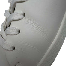 Load image into Gallery viewer, LOUIS VUITTON Frontrow Line Sneakers Flower White Leather Size 39
