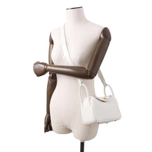 Load image into Gallery viewer, HERMES Lindy New White Taurillon Clemence Size Mini
