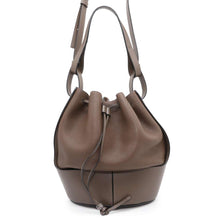 将图像加载到图库查看器中，LOEWE Balloon shoulder bag Brown Leather
