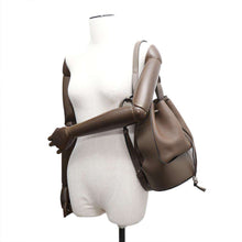 将图像加载到图库查看器中，LOEWE Balloon shoulder bag Brown Leather
