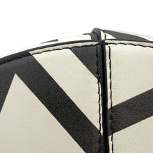 将图像加载到图库查看器中，FENDI First ROMA Marc Jacobs collaboration White/Black8BP137 Leather Size Medium
