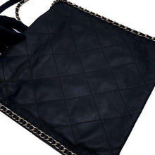 将图像加载到图库查看器中，CHANEL CC Logo Shopping Bag BlackAS2973 Lambskin
