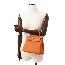 Load image into Gallery viewer, HERMES Kelly Retourne Orange Togo Leather Size 25
