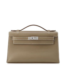 将图像加载到图库查看器中，HERMES PochetteKelly Etoupe Swift Leather
