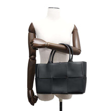 将图像加载到图库查看器中，Bottega Veneta Arco Tote Bag Black/White652867 Calf Leather Size Small
