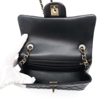 Load image into Gallery viewer, CHANEL Matelasse ChainShoulder Bag BlackA69900 Lambskin Size 20
