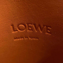 将图像加载到图库查看器中，LOEWE Dice Pocket Shoulder Bag TanC630R12X01 Classic Calf LeatherLeather
