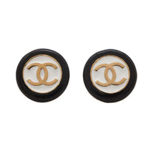 将图像加载到图库查看器中，CHANEL CC Logo Circle Earrings White/BlackABC997 Gold Plated
