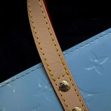 Load image into Gallery viewer, LOUIS VUITTON LVRemix Reade SkyM24144 Monogram Vernis Leather Size PM
