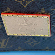 Load image into Gallery viewer, LOUIS VUITTON LVRemix Reade SkyM24144 Monogram Vernis Leather Size PM
