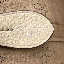 Load image into Gallery viewer, LOUIS VUITTON Blossom GaletM21852 Monogram Mahina Size MM
