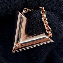 Load image into Gallery viewer, LOUIS VUITTON Collier Essential V Pink GoldM80137 Metal
