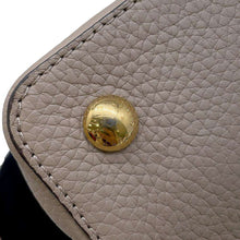 Load image into Gallery viewer, LOUIS VUITTON Capucines GaletM42253 Taurillon Leather Size MM
