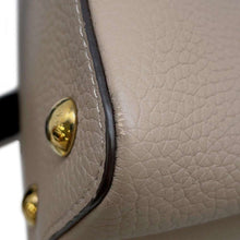 Load image into Gallery viewer, LOUIS VUITTON Capucines GaletM42253 Taurillon Leather Size MM
