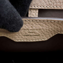 Load image into Gallery viewer, LOUIS VUITTON Capucines GaletM42253 Taurillon Leather Size MM
