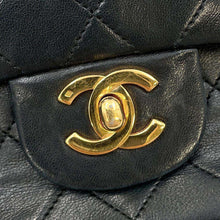 将图像加载到图库查看器中，CHANEL Matelasse Double Flap ChainShoulder Bag BlackA01113 Lambskin Size 23
