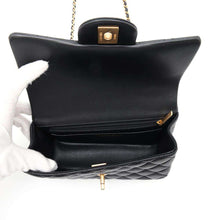 将图像加载到图库查看器中，CHANEL Matelasse Top Handle Flap Bag BlackAS2431 Lambskin
