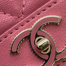 将图像加载到图库查看器中，CHANEL Mademoiselle Chain Wallet Pink Lambskin
