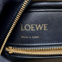 Load image into Gallery viewer, LOEWE Amazonas BlackA039N10X03 Leather Size 19
