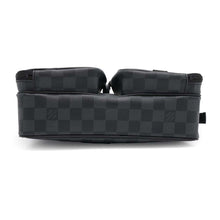 将图像加载到图库查看器中，LOUIS VUITTON Utility messenger RedN40280 Damier Graphite
