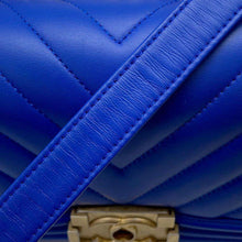 Load image into Gallery viewer, CHANEL Chevron Boy Chanel ChainShoulder BlueA67085 Lambskin Size 20
