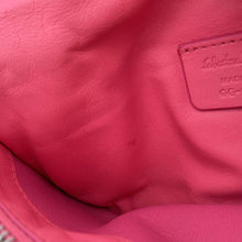 将图像加载到图库查看器中，Ferragamo Vivabou Shoulder Bag Pink Leather
