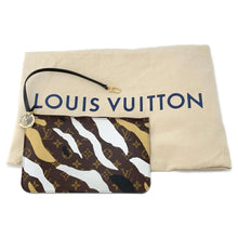 Load image into Gallery viewer, LOUIS VUITTON Neverfull Noir/Gold/SilverM45201 Monogram Size MM
