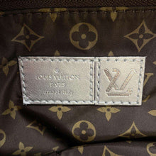 将图像加载到图库查看器中，LOUIS VUITTON LV Pillow Onthego MetalicSilverM21053 Monogram Recycled Nylon Size GM
