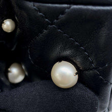 将图像加载到图库查看器中，CHANEL Matelasse Pearl Shoulder Bag BlackAS2518 Lambskin
