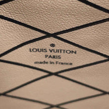 将图像加载到图库查看器中，LOUIS VUITTON Trunk Clutch White/NoirM52151 Epi Leather
