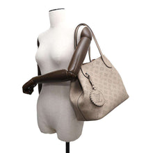 Load image into Gallery viewer, LOUIS VUITTON Blossom GaletM21852 Monogram Mahina Size MM
