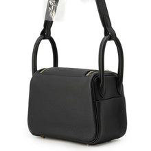 将图像加载到图库查看器中，HERMES Lindy Black Taurillon Clemence Size Mini
