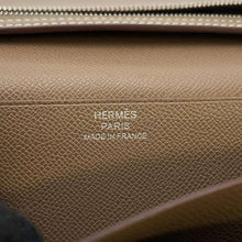 将图像加载到图库查看器中，HERMES Bean Soufre Etoupe Veau Madame
