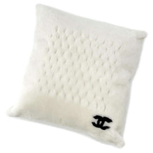 将图像加载到图库查看器中，CHANEL Cushion White/Black Cashmere Cotton
