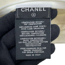 将图像加载到图库查看器中，CHANEL Cushion White/Black Cashmere Cotton
