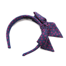 将图像加载到图库查看器中，CHANEL CC Logo All-over Print Ribbon Headband Navy/Pink Silk100%
