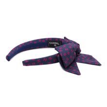 将图像加载到图库查看器中，CHANEL CC Logo All-over Print Ribbon Headband Navy/Pink Silk100%
