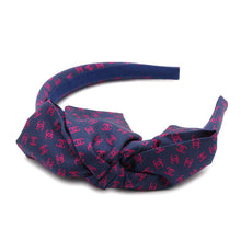 将图像加载到图库查看器中，CHANEL CC Logo All-over Print Ribbon Headband Navy/Pink Silk100%
