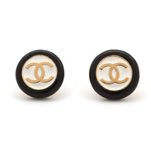 将图像加载到图库查看器中，CHANEL CC Logo Circle Earrings White/BlackABC997 Metal
