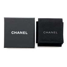 将图像加载到图库查看器中，CHANEL CC Logo Circle Earrings White/BlackABC997 Metal
