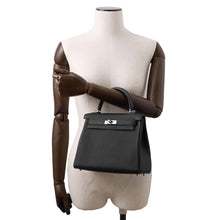 Load image into Gallery viewer, HERMES Kelly Retourne Black Togo Leather Size 25
