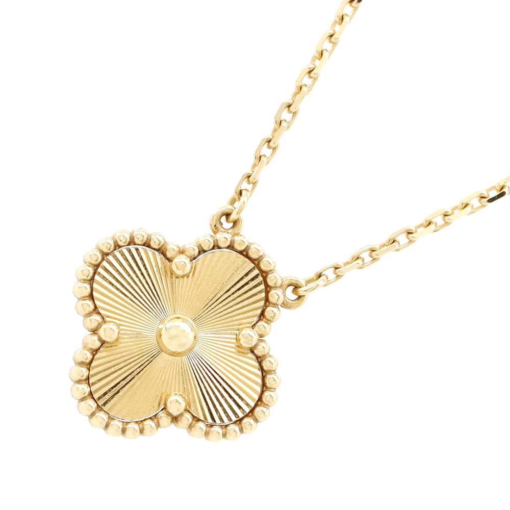 Van Cleef & Arpels Vintage Alhambra PendantVCARP4KL00 18K Yellow Gold